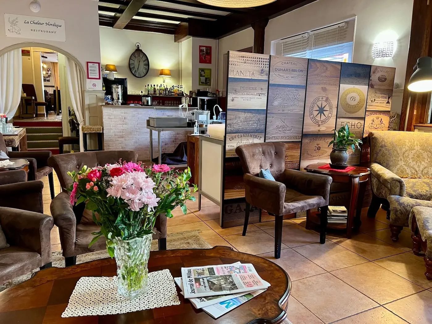 Lounge bar de l'Hôtel des Causses à Millau