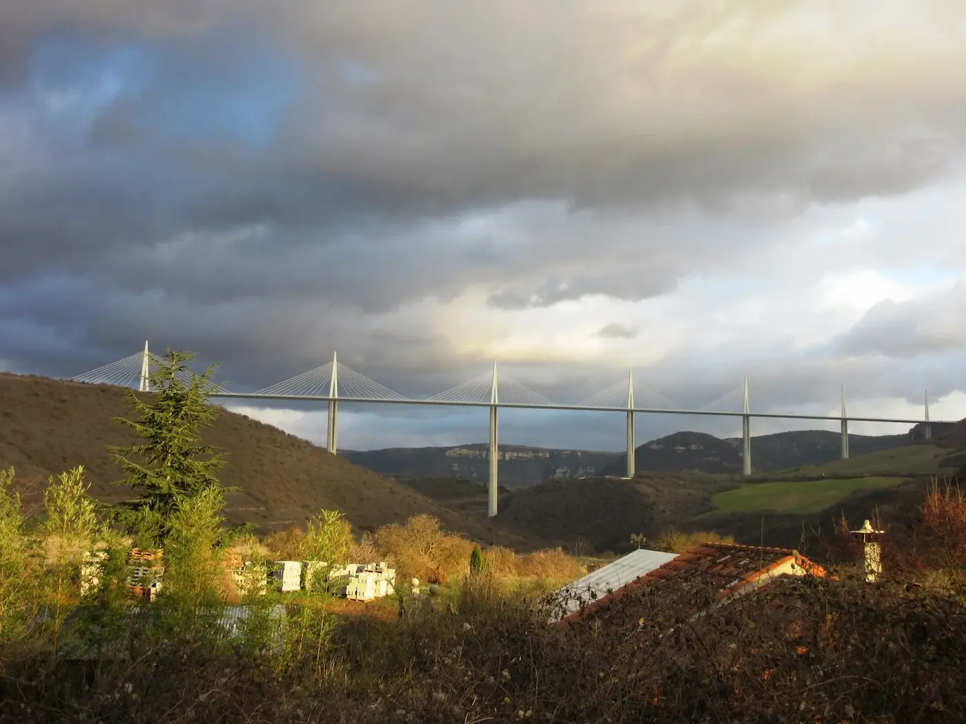 Paysage aveyronnais autour de Millau, Grands Causses