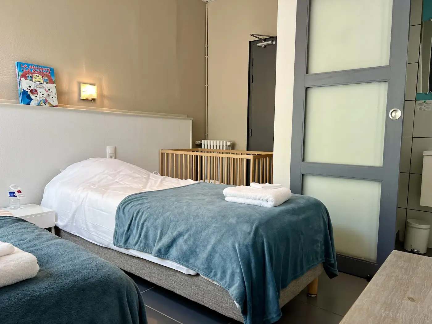 Chambre Quadruple Confort Hôtel des Causses Millau