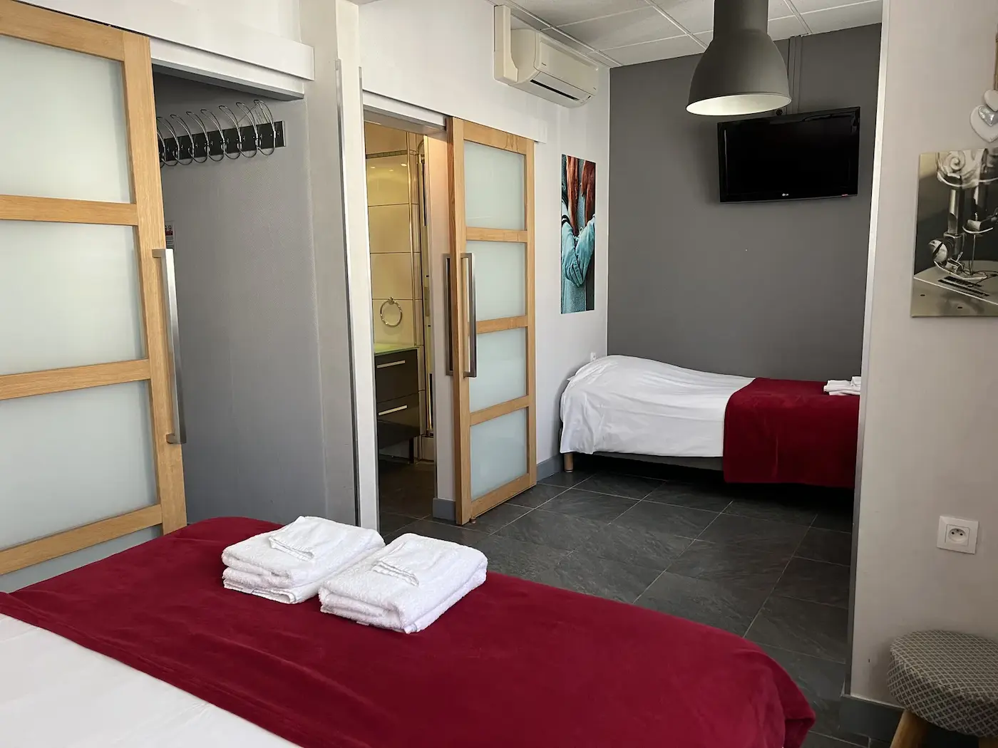 Chambre Triple Confort Hôtel des Causses Millau